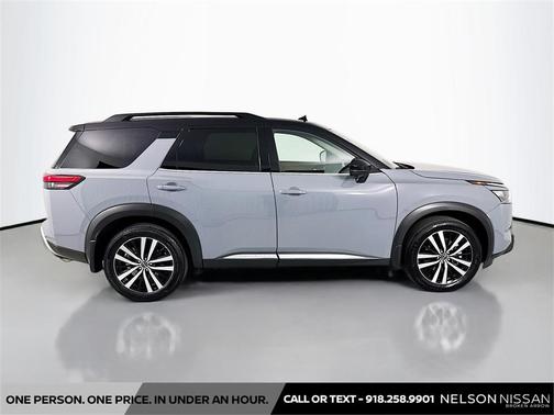 2025 Nissan Pathfinder Platinum 4WD