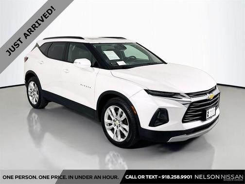 Iridescent Pearl Tricoat 2022 Chevrolet Blazer 3LT