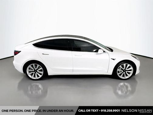 Pearl White Multi-Coat 2020 Tesla Model 3 Standard Range