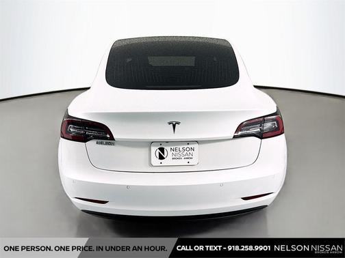 Pearl White Multi-Coat 2020 Tesla Model 3 Standard Range