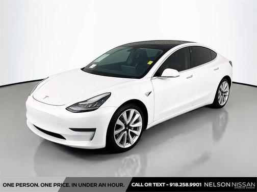 Pearl White Multi-Coat 2020 Tesla Model 3 Standard Range