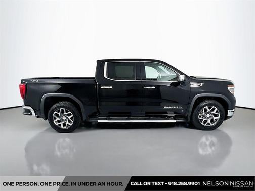 Onyx Black 2022 GMC Sierra 1500 SLT