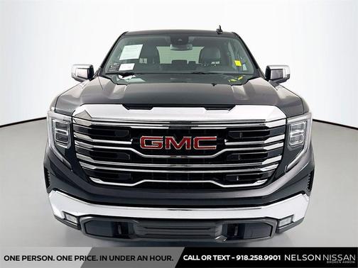 Onyx Black 2022 GMC Sierra 1500 SLT