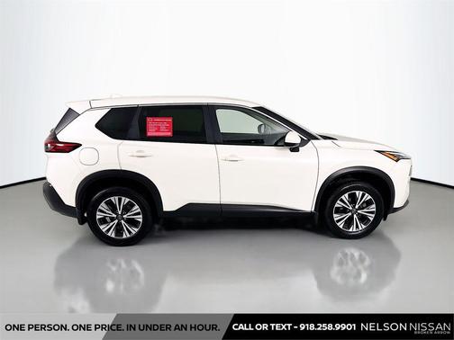 Pearl White Tricoat 2023 Nissan Rogue SV