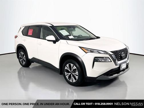 Pearl White Tricoat 2023 Nissan Rogue SV