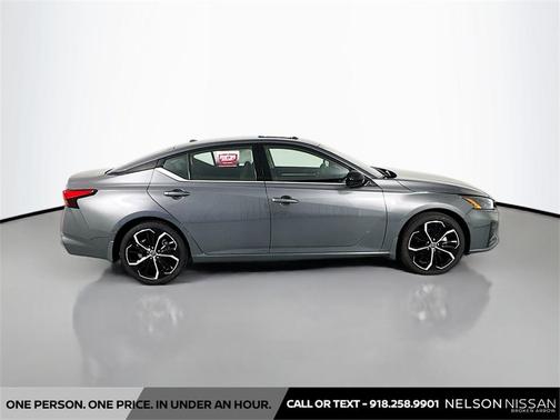 2025 Nissan Altima SR FWD