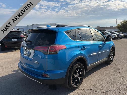 2017 Toyota RAV4 Hybrid SE