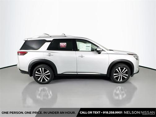 2025 Nissan Pathfinder Platinum 4WD