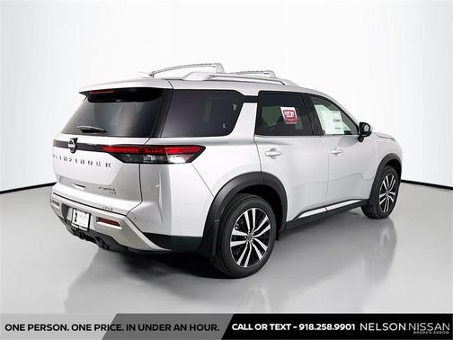 2025 Nissan Pathfinder Platinum 4WD