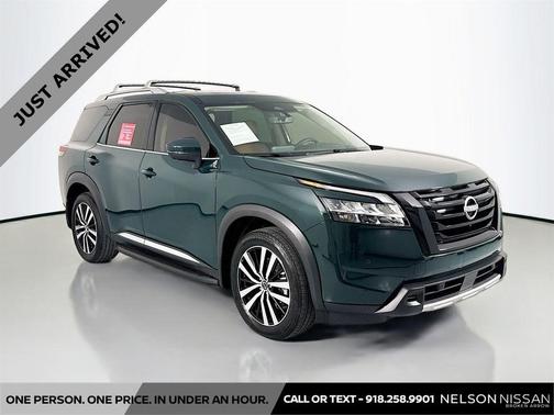 Obsidian Green Pearl 2023 Nissan Pathfinder Platinum FWD