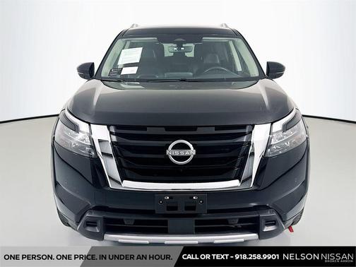 2025 Nissan Pathfinder SL 4WD