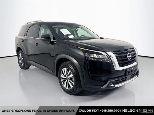 2025 Nissan Pathfinder SL 4WD