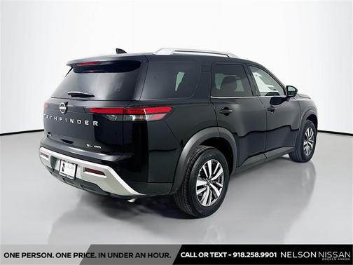 2025 Nissan Pathfinder SL 4WD