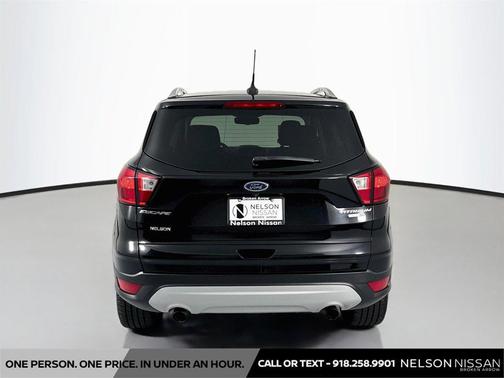 Agate Black Metallic 2019 Ford Escape Titanium
