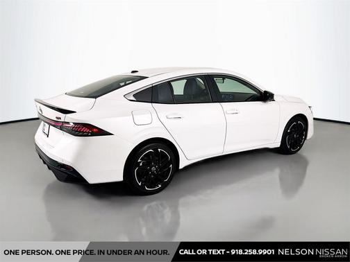 Aspen White Tricoat 2026 Nissan Sentra SR