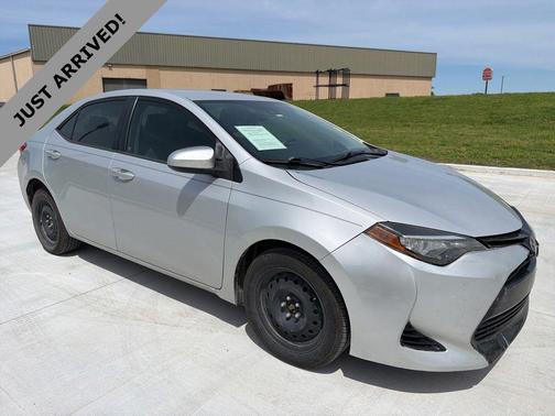 Classic Silver Metallic 2017 Toyota Corolla LE