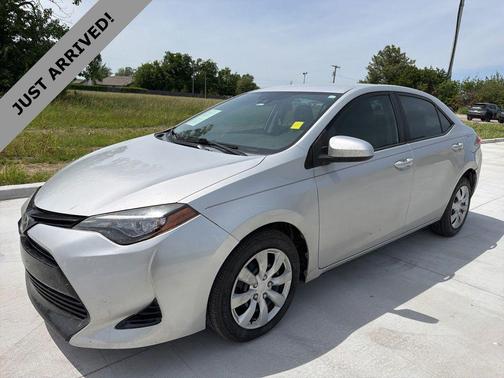 Classic Silver Metallic 2017 Toyota Corolla LE