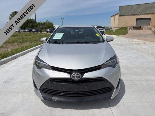 Classic Silver Metallic 2017 Toyota Corolla LE