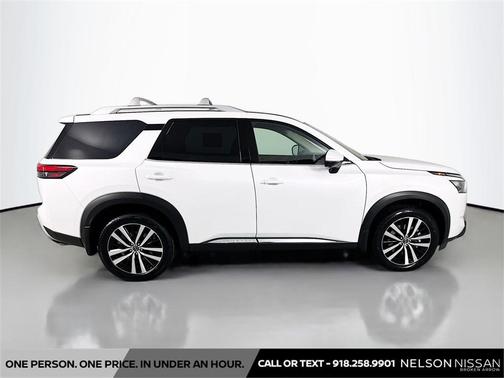 2025 Nissan Pathfinder Platinum 4WD