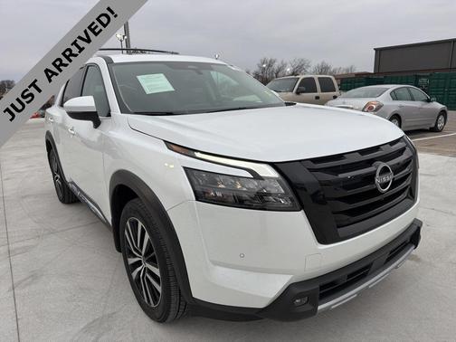 2025 Nissan Pathfinder Platinum 4WD