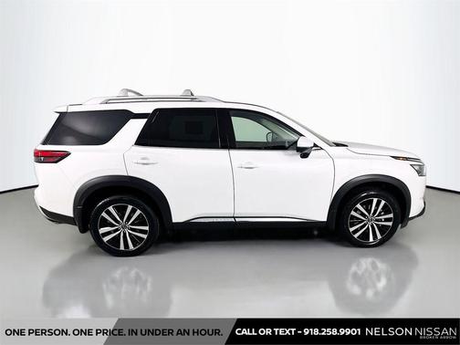 2025 Nissan Pathfinder Platinum 4WD
