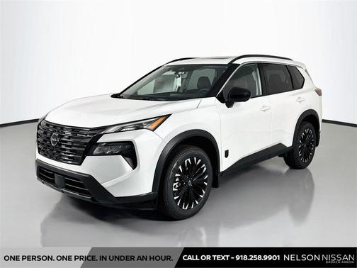 Everest White Pearl Tricoat 2026 Nissan Rogue Dark Armor