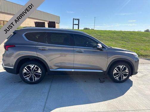 Earthy Bronze 2019 Hyundai SANTA FE Ultimate 2.0T