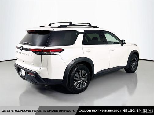 Pearl White Tricoat 2022 Nissan Pathfinder SV 2WD