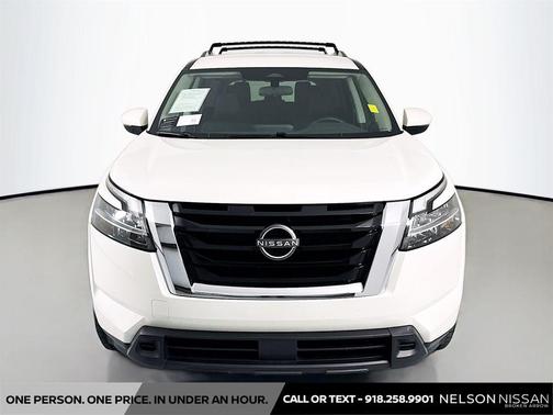 Pearl White Tricoat 2022 Nissan Pathfinder SV 2WD