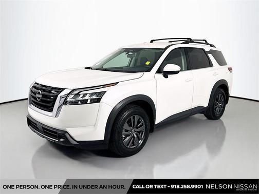 Pearl White Tricoat 2022 Nissan Pathfinder SV 2WD