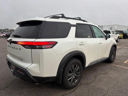 Pearl White Tricoat 2022 Nissan Pathfinder SV 2WD