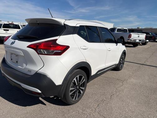 2019 Nissan Kicks SR