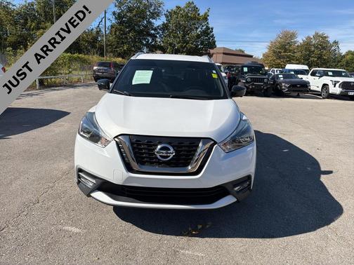 2019 Nissan Kicks SR