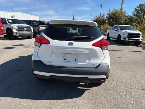 2019 Nissan Kicks SR