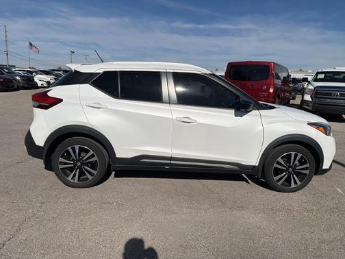 2019 Nissan Kicks SR