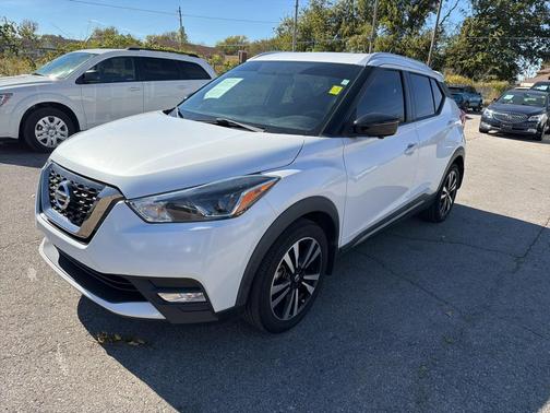 2019 Nissan Kicks SR