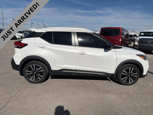 2019 Nissan Kicks SR