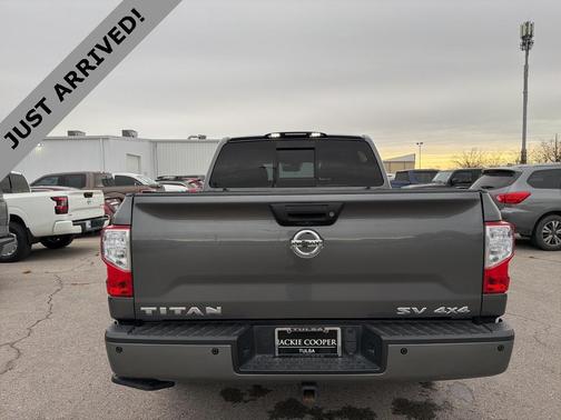 2019 Nissan Titan SV