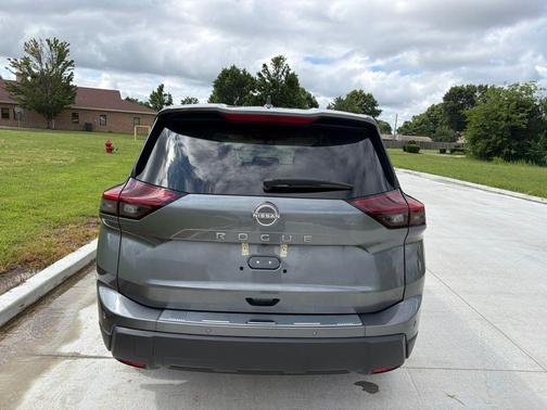 Gun Metallic 2025 Nissan Rogue SV