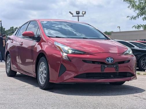 Hypersonic Red 2018 Toyota Prius Two