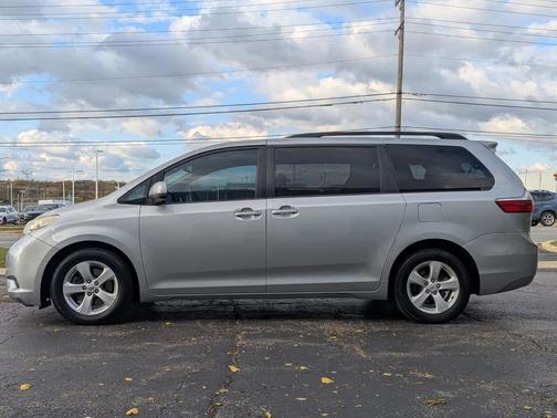2015 Toyota Sienna LE