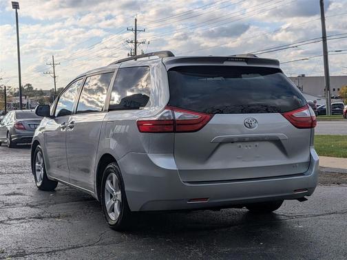 2015 Toyota Sienna LE