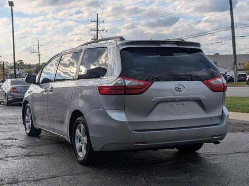 2015 Toyota Sienna LE