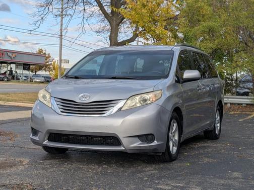 2015 Toyota Sienna LE