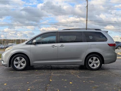 2015 Toyota Sienna LE