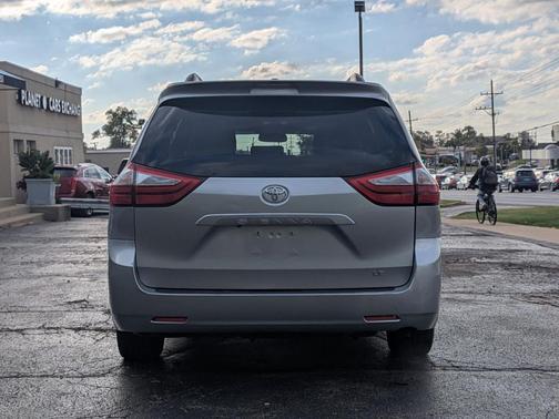 2015 Toyota Sienna LE