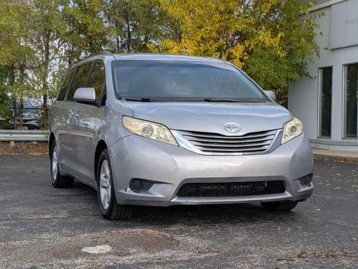 2015 Toyota Sienna LE