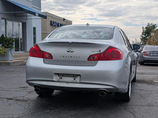 2011 INFINITI G37x Base