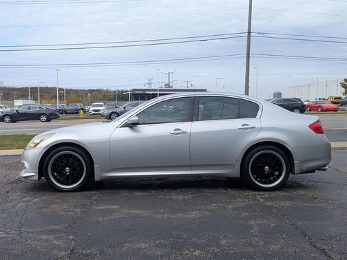 2011 INFINITI G37x Base