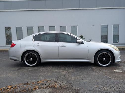 2011 INFINITI G37x Base